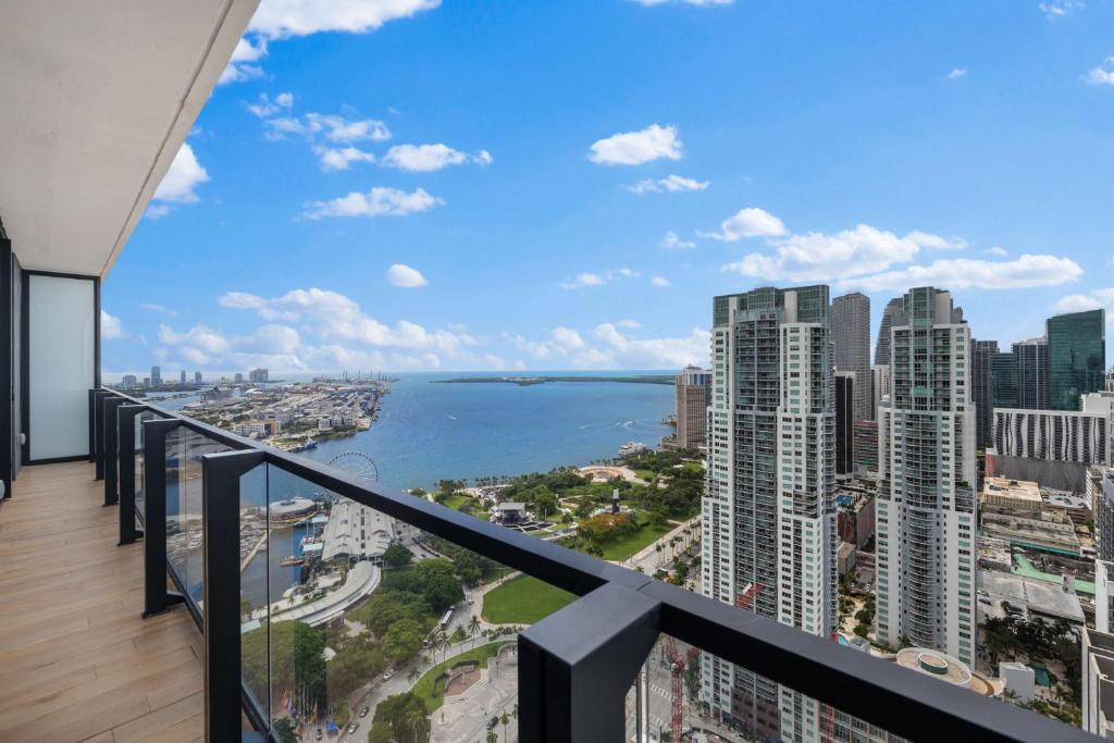 Bayfront condo graphic